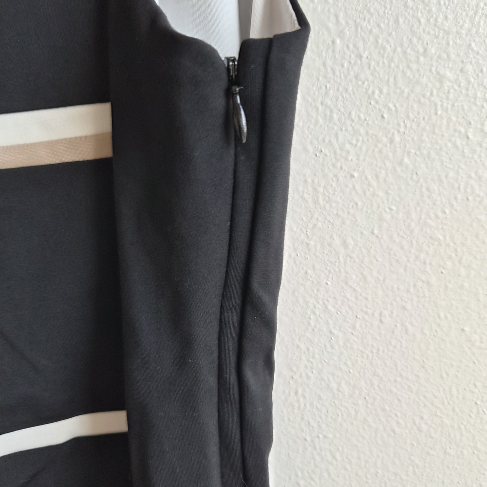 White House Black Market Fitted Black and White Sleeveless Top Size 6 - Picture 5 of 7